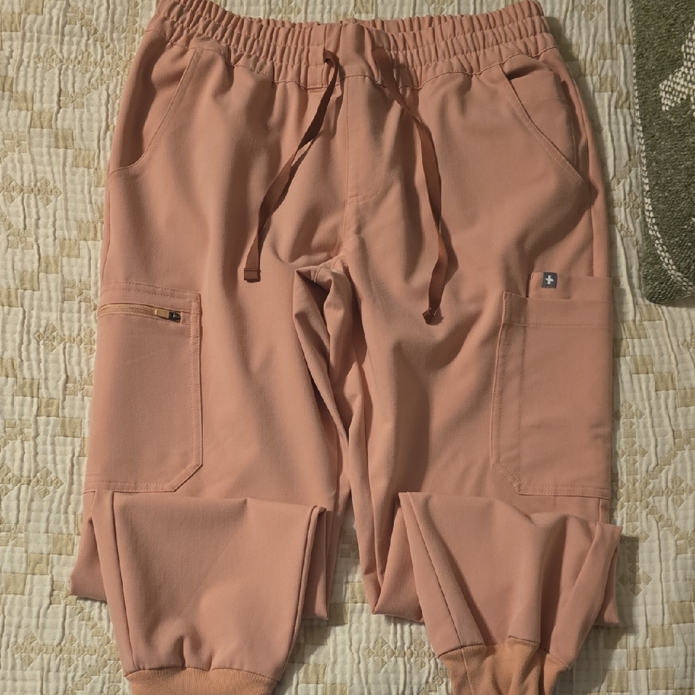 Figs Uman Relaxed Joggers: Light Pink